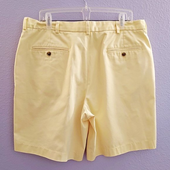 Brooks Brothers 346 Advantage Chino Shorts in Pale Yellow 9" Inseam Size 38 - Picture 3 of 4